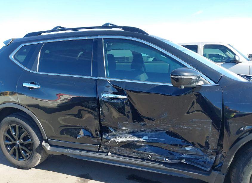 Photo 13 of 2018 Nissan Rogue SV (VIN 5N1AT2MT3JC746367)