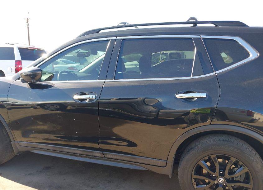 Photo 14 of 2018 Nissan Rogue SV (VIN 5N1AT2MT3JC746367)