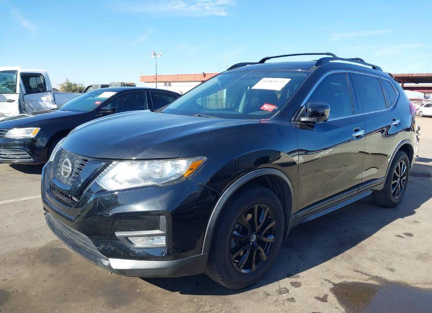 Photo 2 of 2018 Nissan Rogue SV (VIN 5N1AT2MT3JC746367)