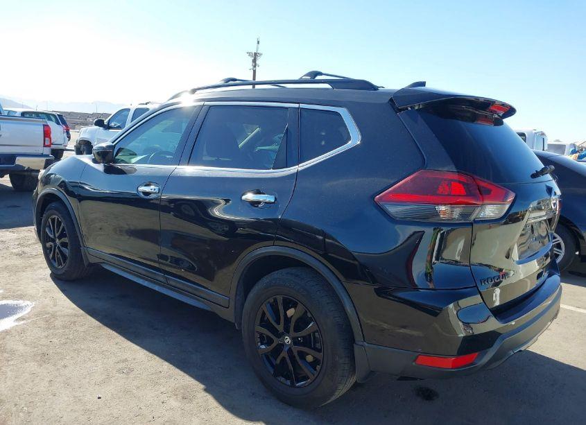Photo 3 of 2018 Nissan Rogue SV (VIN 5N1AT2MT3JC746367)