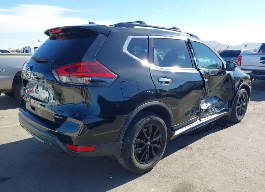 Photo 4 of 2018 Nissan Rogue SV (VIN 5N1AT2MT3JC746367)