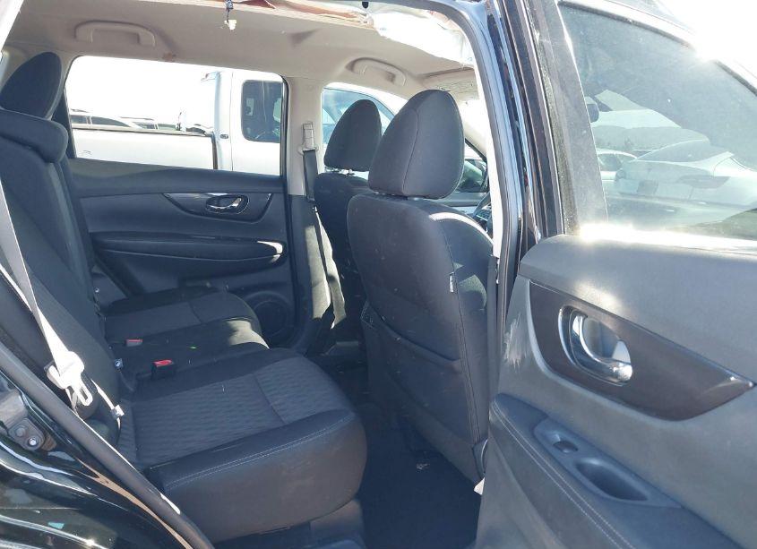 Photo 8 of 2018 Nissan Rogue SV (VIN 5N1AT2MT3JC746367)