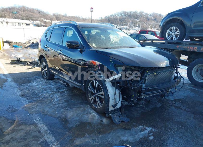 2018 Nissan Rogue SL (VIN 5N1AT2MT3JC751147) main photo