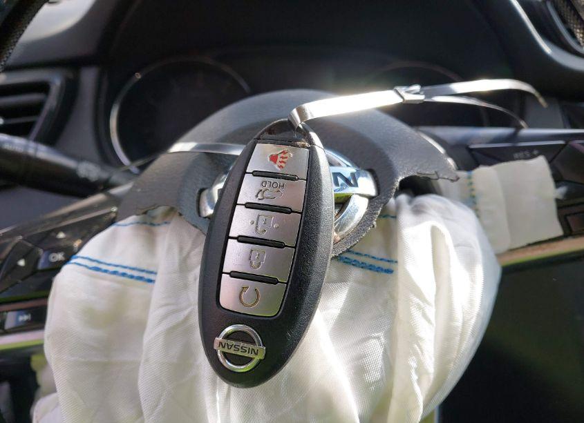 Photo 11 of 2018 Nissan Rogue SV (VIN 5N1AT2MT3JC765016)