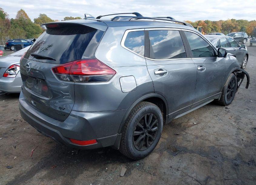 Photo 4 of 2018 Nissan Rogue SV (VIN 5N1AT2MT3JC765016)