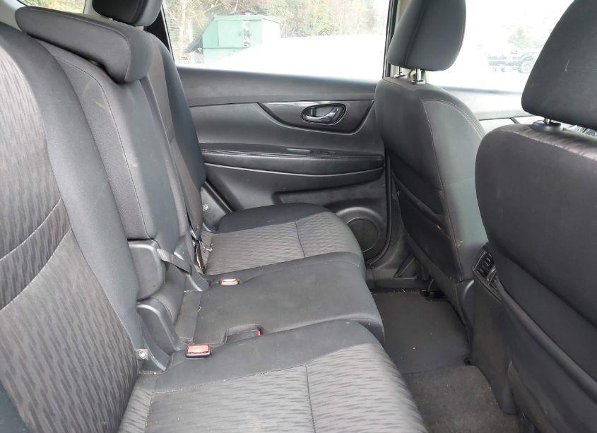 Photo 8 of 2018 Nissan Rogue SV (VIN 5N1AT2MT3JC765016)