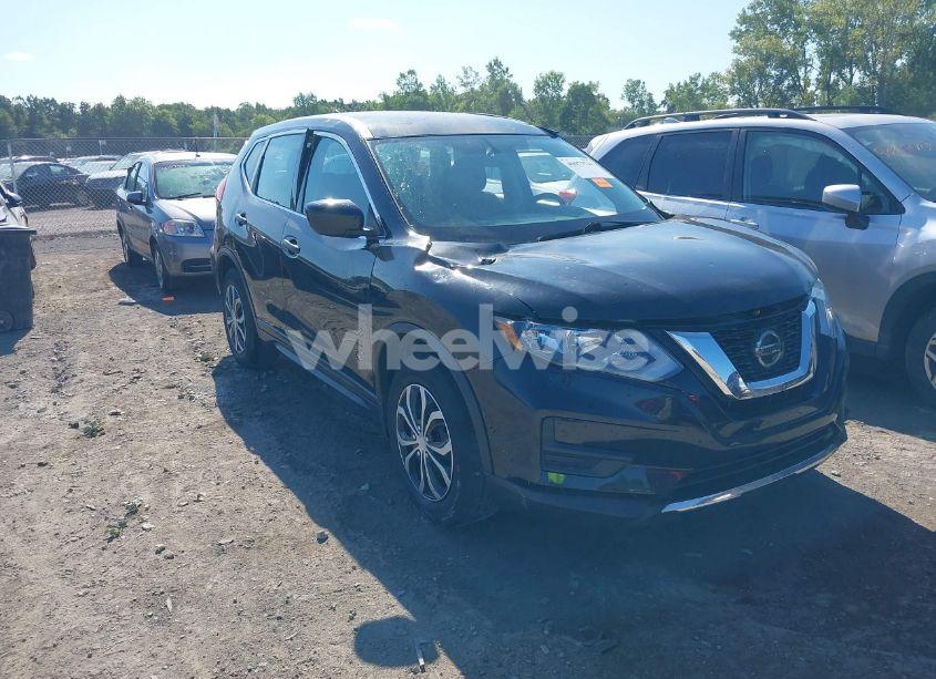 2018 Nissan Rogue S (VIN 5N1AT2MT3JC791132) main photo