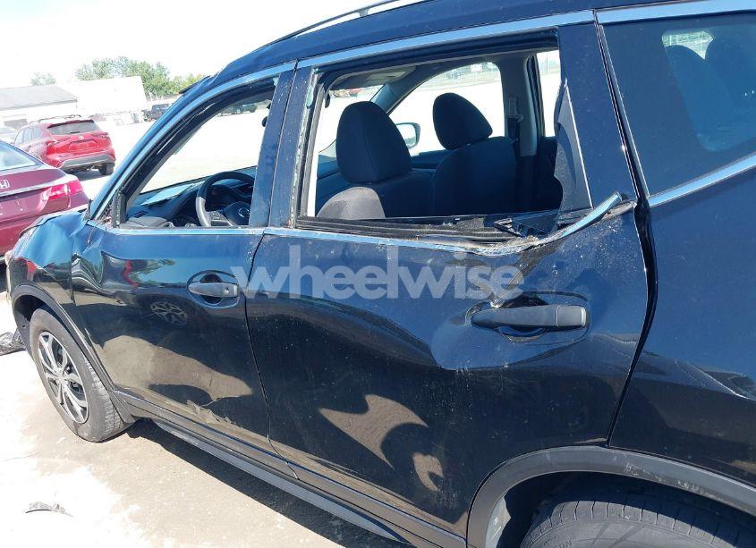 Photo 6 of 2018 Nissan Rogue S (VIN 5N1AT2MT3JC791132)