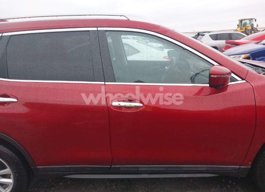 Photo 14 of 2018 Nissan Rogue SV (VIN 5N1AT2MT3JC840815)