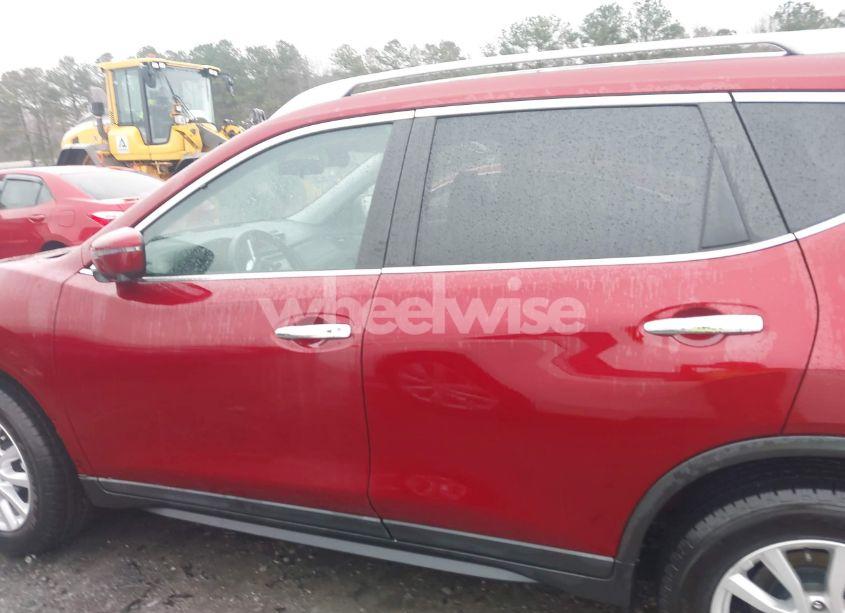 Photo 15 of 2018 Nissan Rogue SV (VIN 5N1AT2MT3JC840815)