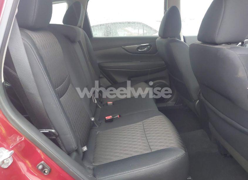 Photo 8 of 2018 Nissan Rogue SV (VIN 5N1AT2MT3JC840815)