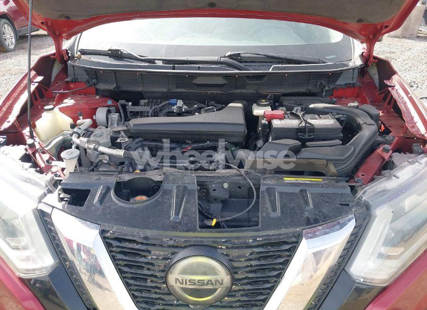 Photo 10 of 2019 Nissan Rogue SV (VIN 5N1AT2MT3KC709806)