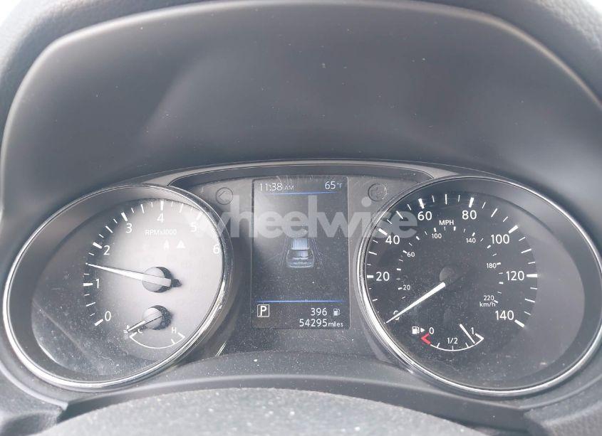 Photo 7 of 2019 Nissan Rogue SV (VIN 5N1AT2MT3KC709806)