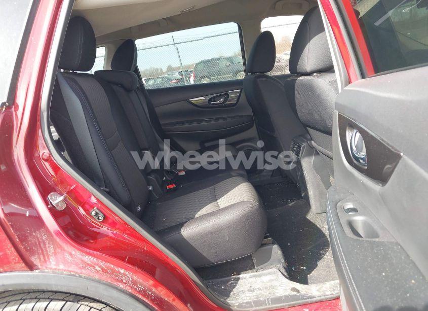 Photo 8 of 2019 Nissan Rogue SV (VIN 5N1AT2MT3KC709806)