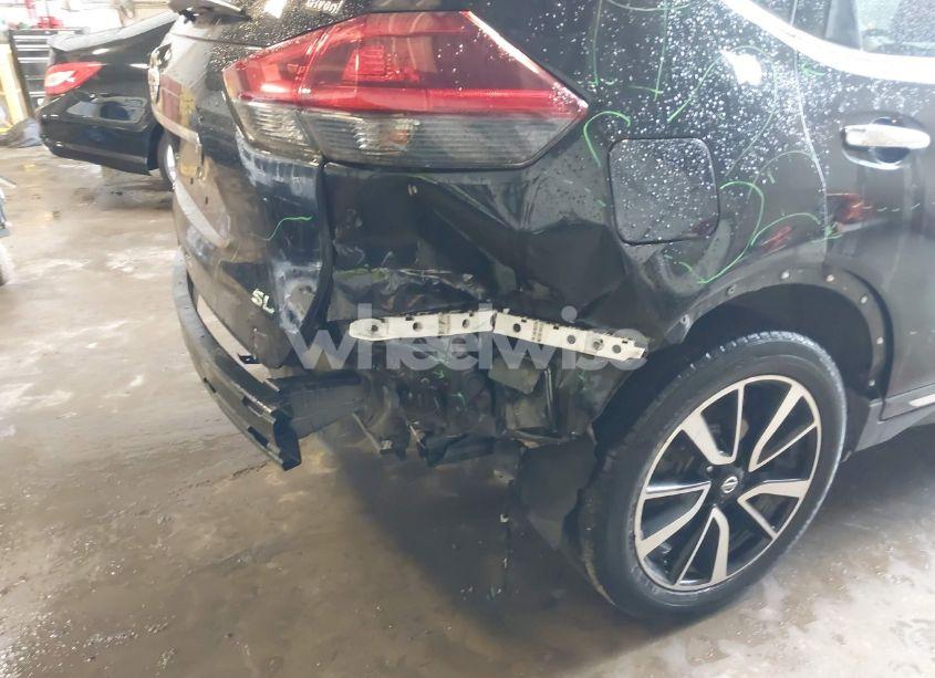 Photo 6 of 2019 Nissan Rogue SL (VIN 5N1AT2MT3KC760027)