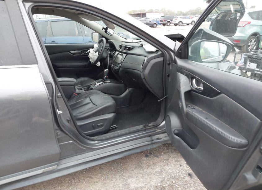 Photo 5 of 2019 Nissan Rogue SL (VIN 5N1AT2MT3KC778396)