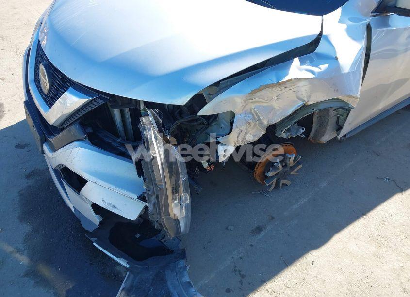 Photo 6 of 2019 Nissan Rogue SL (VIN 5N1AT2MT3KC783243)