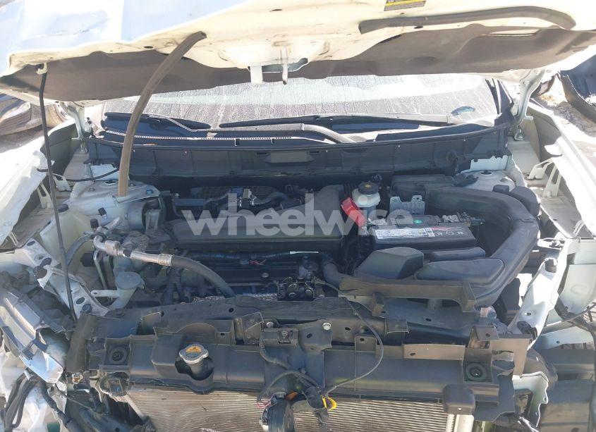 Photo 10 of 2019 Nissan Rogue S (VIN 5N1AT2MT3KC817486)