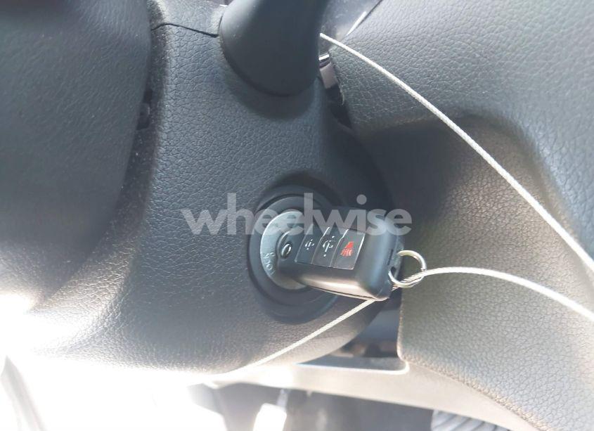 Photo 11 of 2019 Nissan Rogue S (VIN 5N1AT2MT3KC817486)