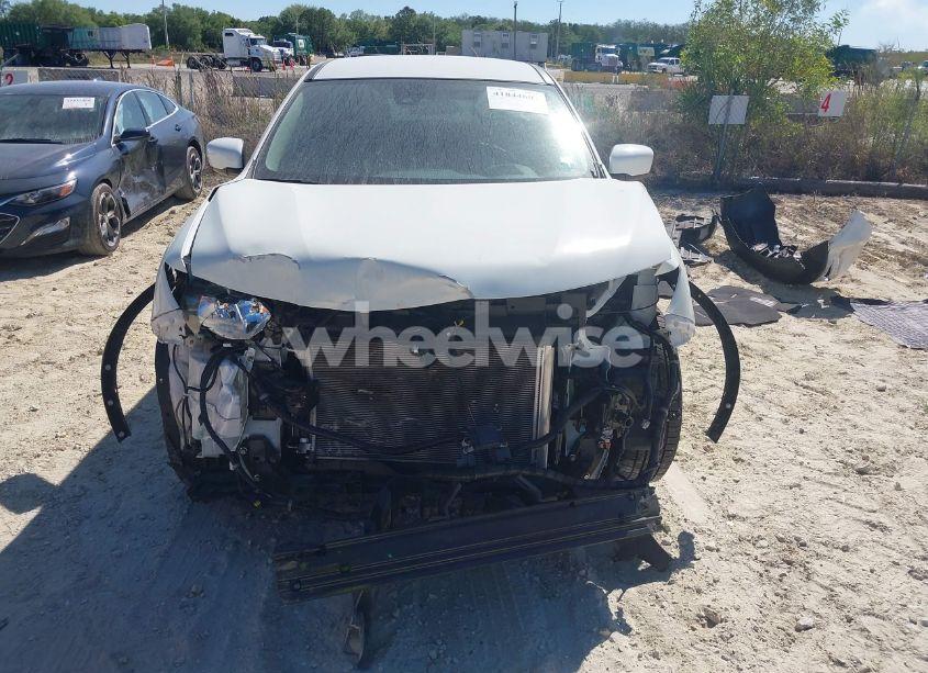 Photo 12 of 2019 Nissan Rogue S (VIN 5N1AT2MT3KC817486)