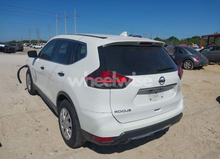 Photo 3 of 2019 Nissan Rogue S (VIN 5N1AT2MT3KC817486)