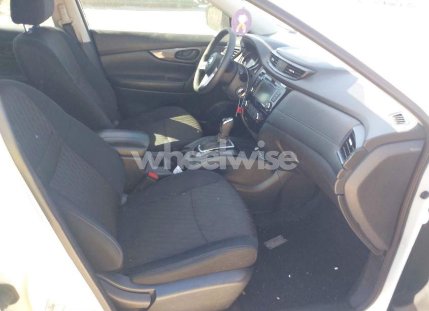 Photo 5 of 2019 Nissan Rogue S (VIN 5N1AT2MT3KC817486)