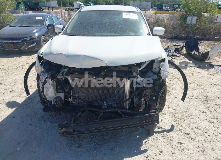 Photo 6 of 2019 Nissan Rogue S (VIN 5N1AT2MT3KC817486)