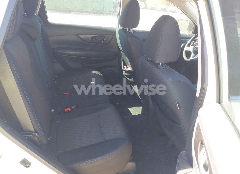 Photo 8 of 2019 Nissan Rogue S (VIN 5N1AT2MT3KC817486)