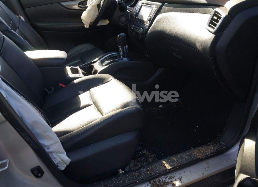 Photo 5 of 2015 Nissan Rogue SL (VIN 5N1AT2MT4FC757403)