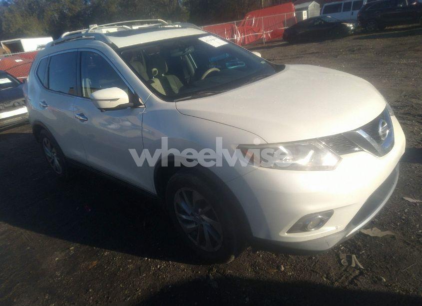 2015 Nissan Rogue SL (VIN 5N1AT2MT4FC768126) main photo