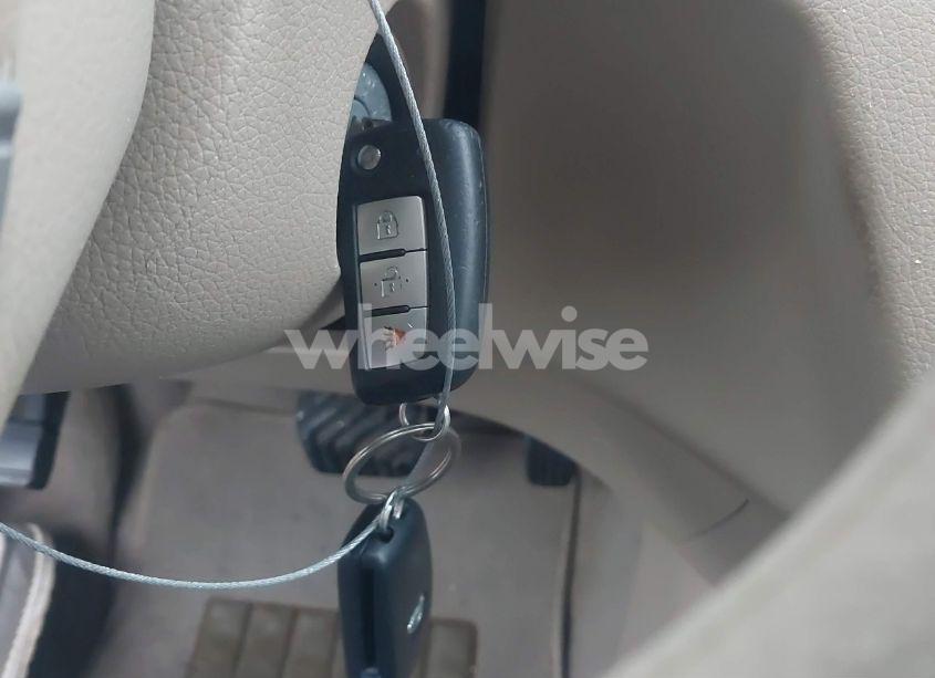 Photo 11 of 2015 Nissan Rogue S (VIN 5N1AT2MT4FC788649)