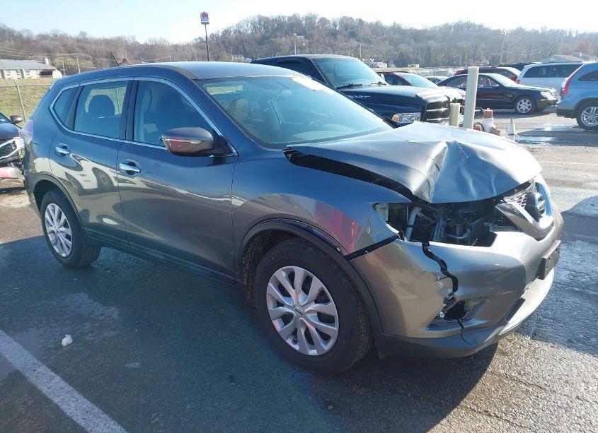 2015 Nissan Rogue S (VIN 5N1AT2MT4FC823044) main photo