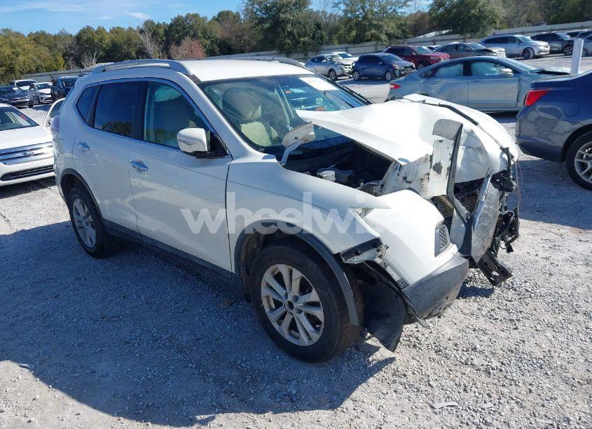 2015 Nissan Rogue SV (VIN 5N1AT2MT4FC916288) main photo