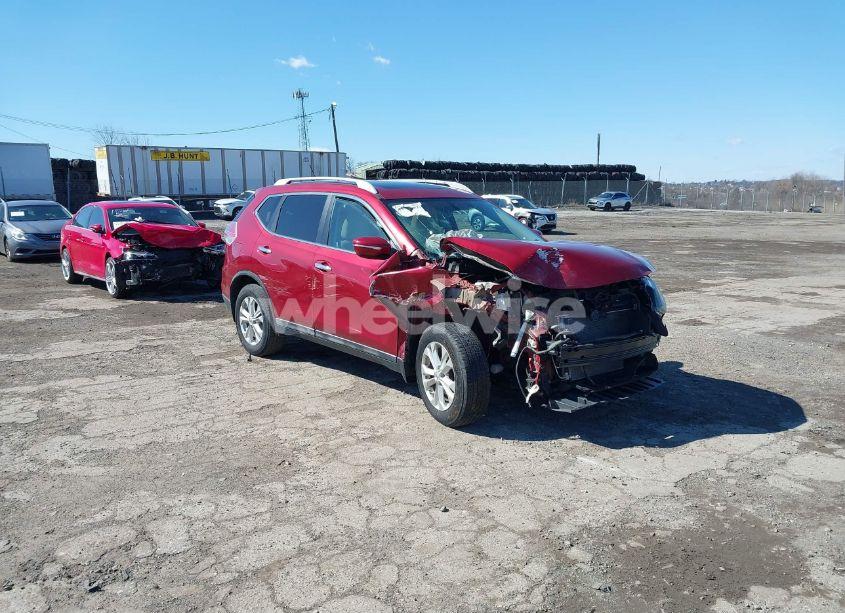 2015 Nissan Rogue SV (VIN 5N1AT2MT4FC921992) main photo