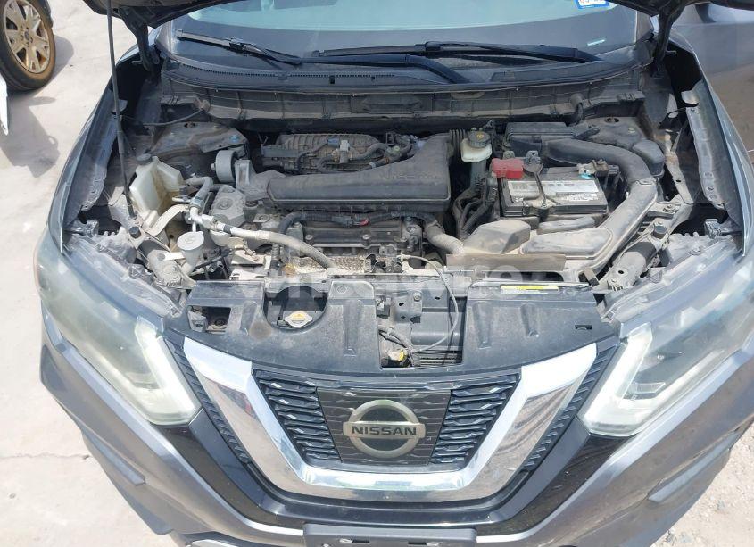 Photo 10 of 2017 Nissan Rogue SV (VIN 5N1AT2MT4HC857620)