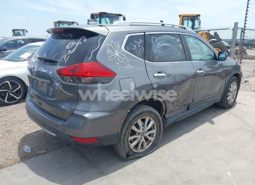 Photo 4 of 2017 Nissan Rogue SV (VIN 5N1AT2MT4HC857620)