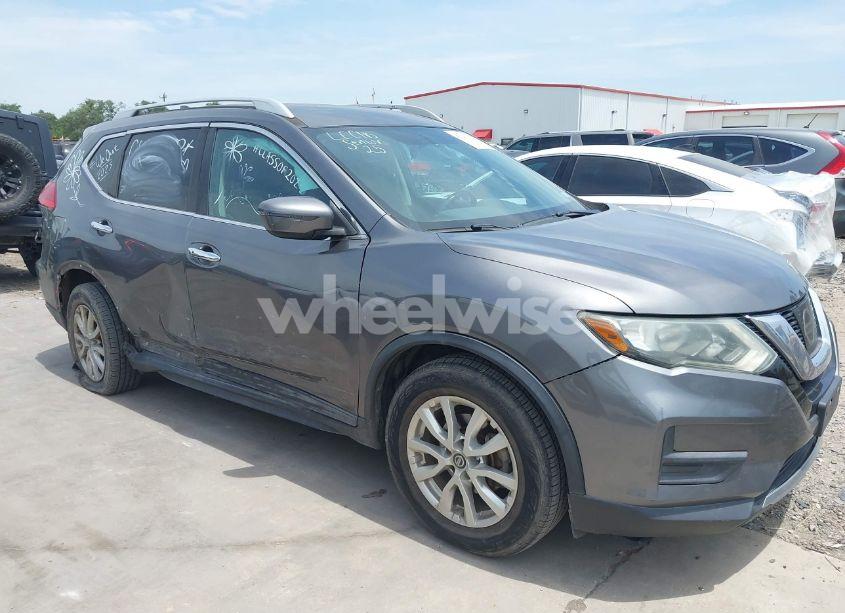 Photo 6 of 2017 Nissan Rogue SV (VIN 5N1AT2MT4HC857620)