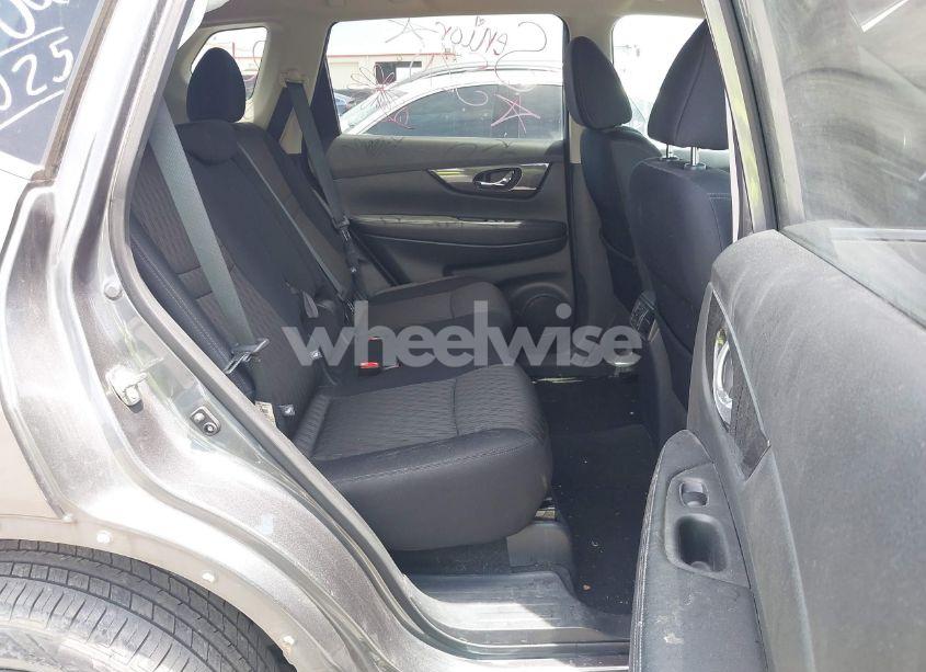 Photo 8 of 2017 Nissan Rogue SV (VIN 5N1AT2MT4HC857620)