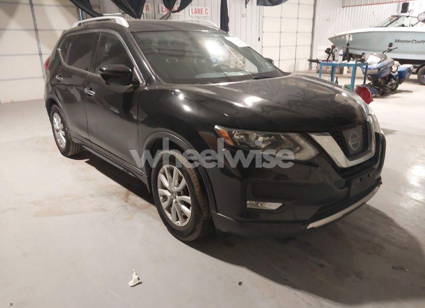 2017 Nissan Rogue SV (VIN 5N1AT2MT4HC897180) main photo