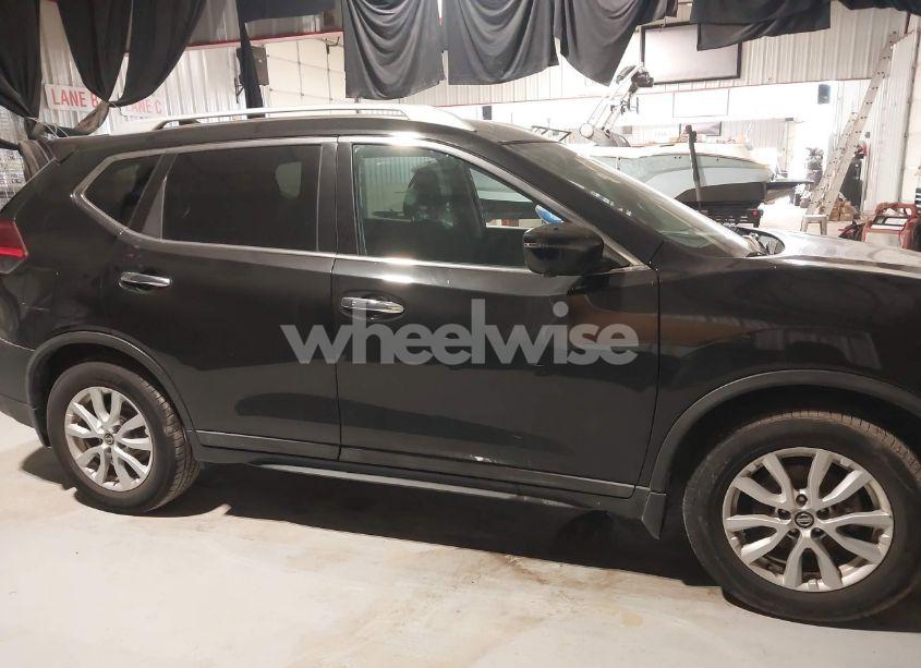 Photo 13 of 2017 Nissan Rogue SV (VIN 5N1AT2MT4HC897180)