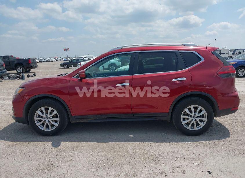 Photo 14 of 2018 Nissan Rogue SV (VIN 5N1AT2MT4JC702099)