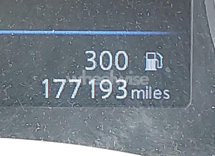 Photo 15 of 2018 Nissan Rogue SV (VIN 5N1AT2MT4JC702099)