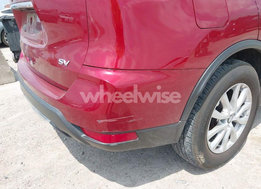 Photo 6 of 2018 Nissan Rogue SV (VIN 5N1AT2MT4JC702099)