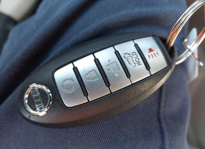 Photo 11 of 2018 Nissan Rogue SV (VIN 5N1AT2MT4JC720229)