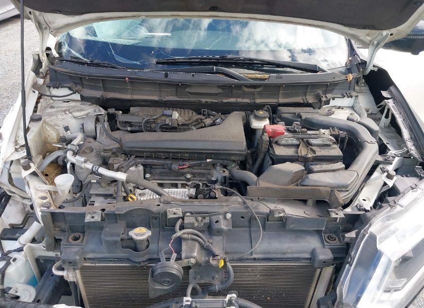 Photo 10 of 2018 Nissan Rogue SV (VIN 5N1AT2MT4JC741730)