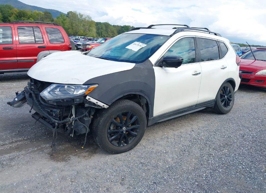 Photo 2 of 2018 Nissan Rogue SV (VIN 5N1AT2MT4JC741730)
