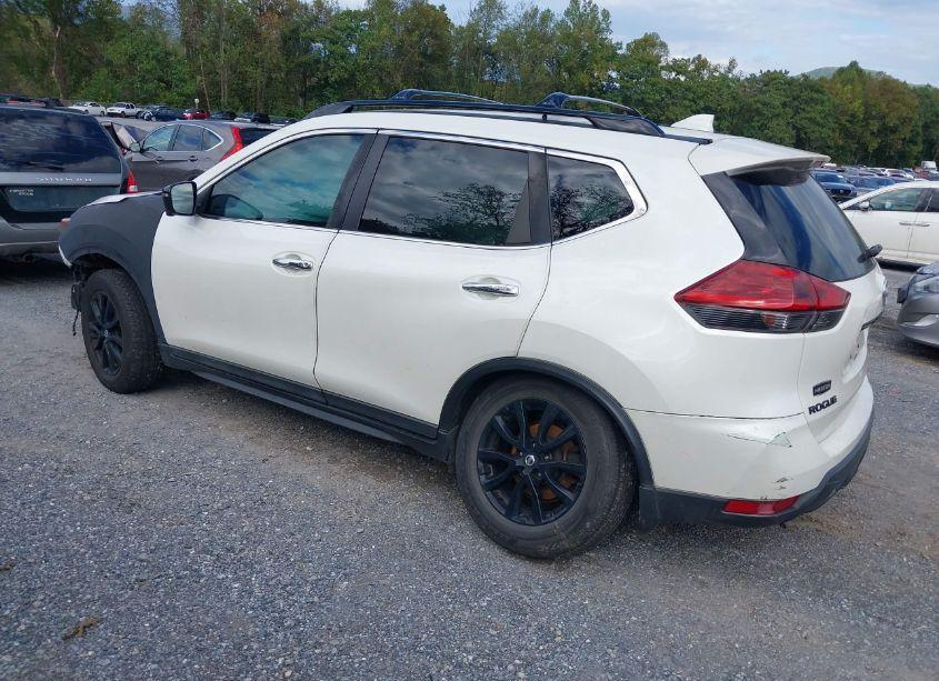 Photo 3 of 2018 Nissan Rogue SV (VIN 5N1AT2MT4JC741730)