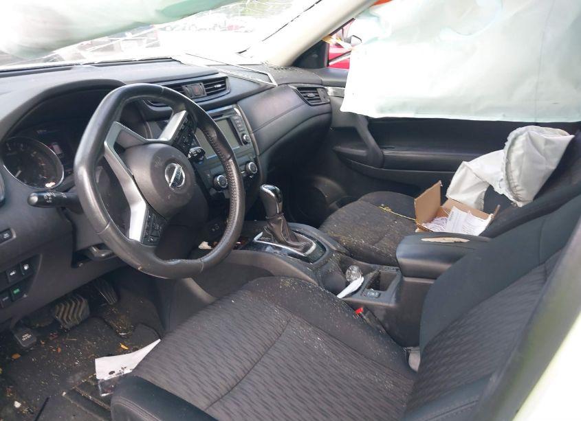 Photo 5 of 2018 Nissan Rogue SV (VIN 5N1AT2MT4JC741730)