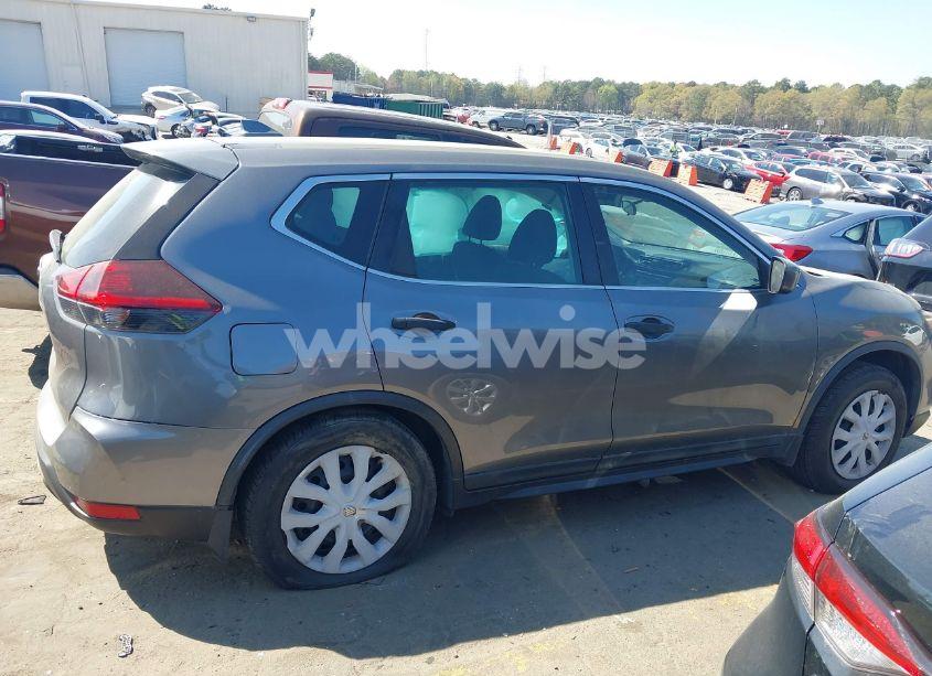 Photo 13 of 2018 Nissan Rogue S (VIN 5N1AT2MT4JC754817)