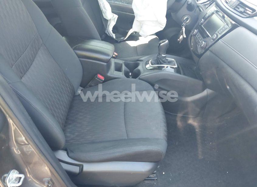 Photo 5 of 2018 Nissan Rogue S (VIN 5N1AT2MT4JC754817)